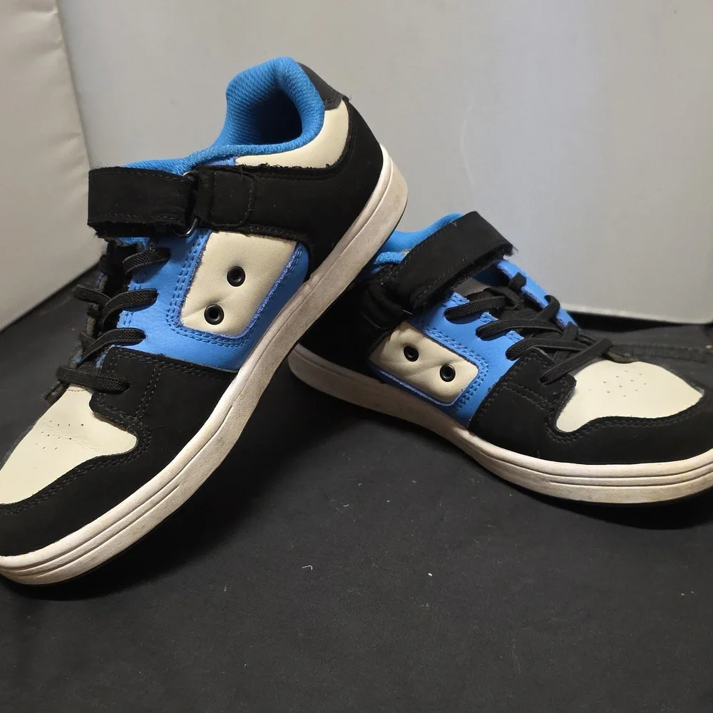 DC Shoes Manteca 4 V Low-top Kids' Sneakers in Black, Blue, and White Size 6 - Picture 8 of 14